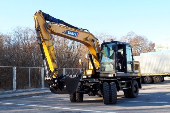 Экскаватор Sany