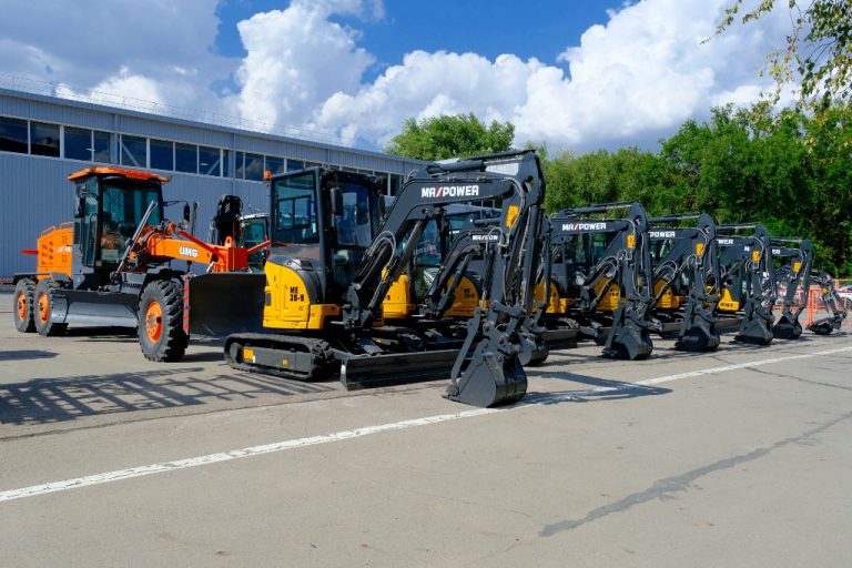 Мини-экскаваторы MaxPower