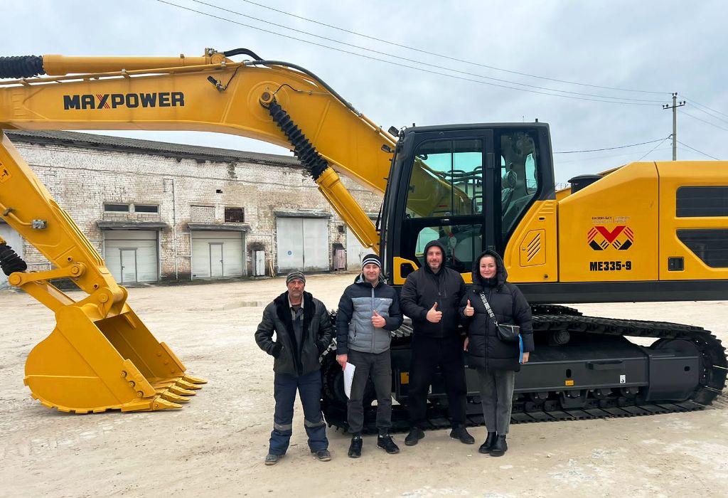 Экскаватор MaxPower